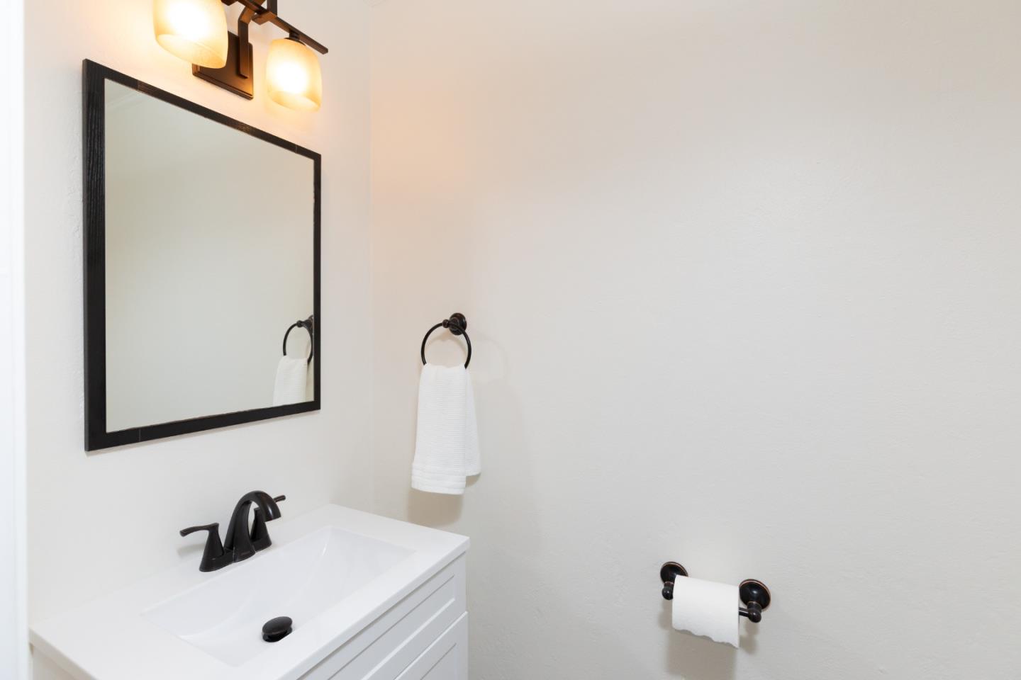 Detail Gallery Image 17 of 26 For 14892 Blue Oak Pl, Salinas,  CA 93907 - 4 Beds | 2/1 Baths