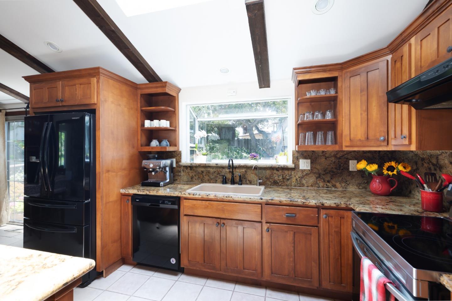 Detail Gallery Image 5 of 26 For 14892 Blue Oak Pl, Salinas,  CA 93907 - 4 Beds | 2/1 Baths