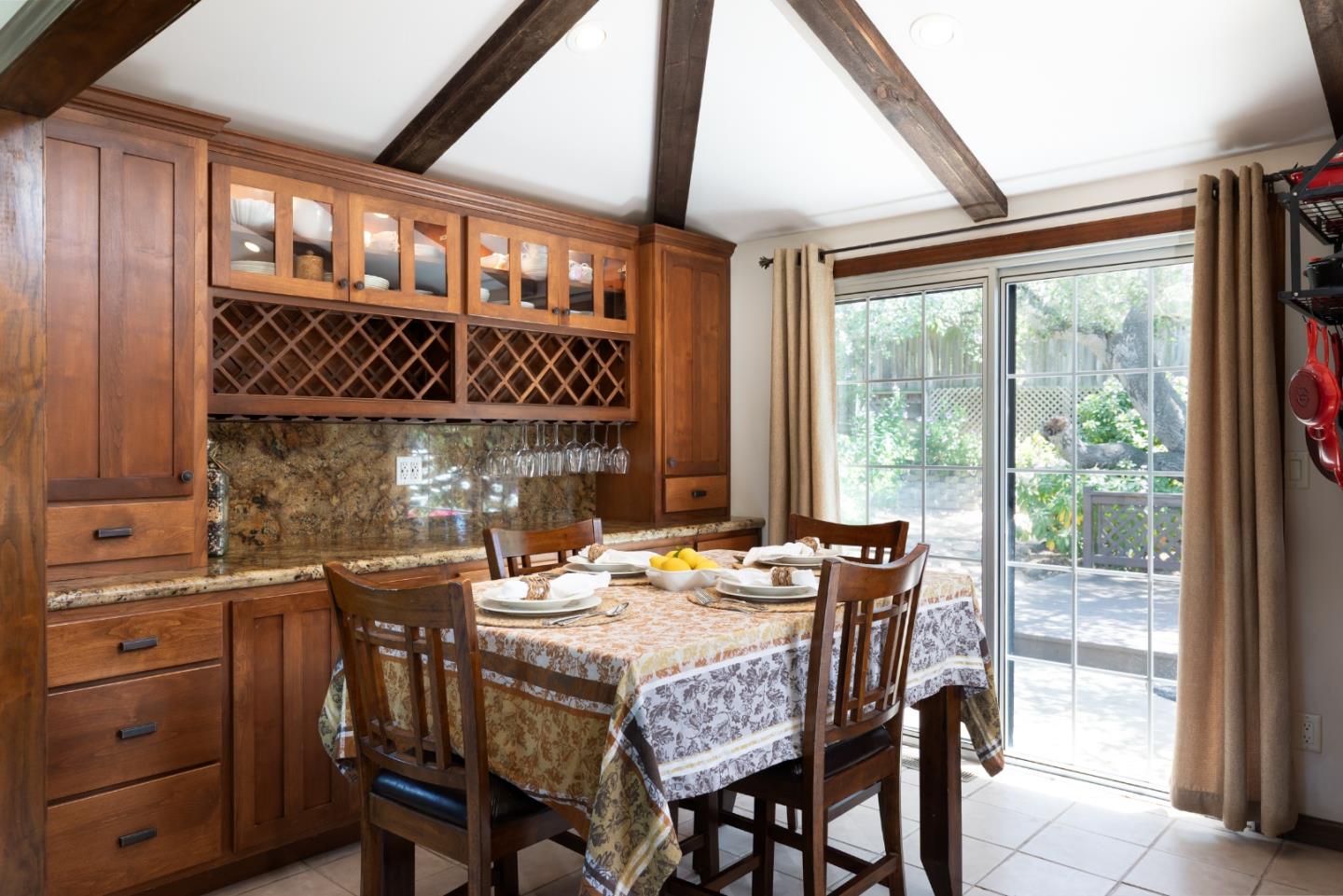 Detail Gallery Image 6 of 26 For 14892 Blue Oak Pl, Salinas,  CA 93907 - 4 Beds | 2/1 Baths