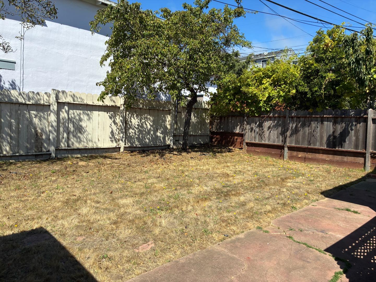 Detail Gallery Image 9 of 11 For 400 Zamora Dr, South San Francisco,  CA 94080 - 3 Beds | 1/1 Baths