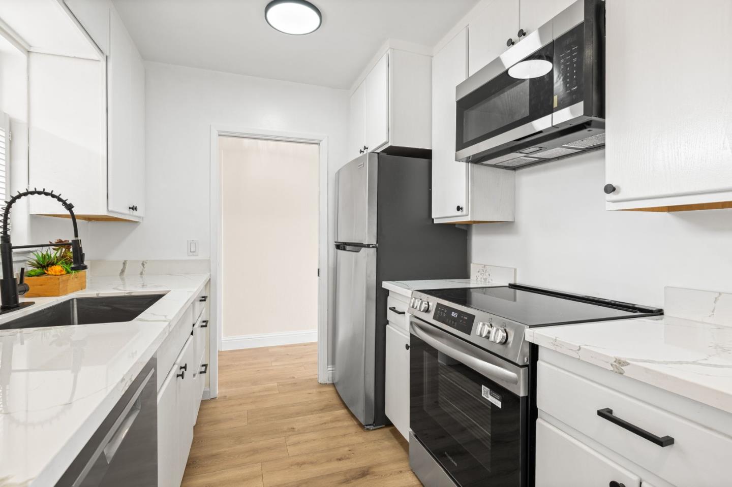 Detail Gallery Image 8 of 20 For 1599 Hays St #306,  San Leandro,  CA 94577 - 2 Beds | 2 Baths