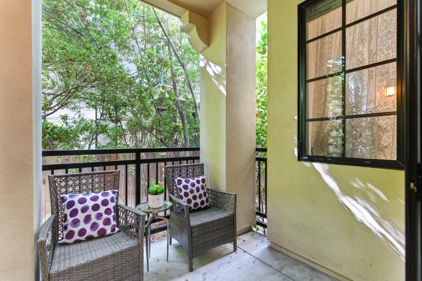 Detail Gallery Image 10 of 39 For 633 Elm St #117,  San Carlos,  CA 94070 - 2 Beds | 2 Baths
