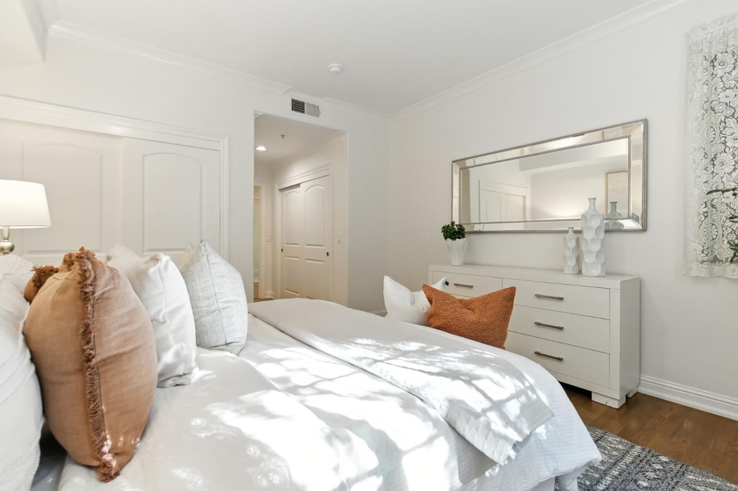 Detail Gallery Image 18 of 39 For 633 Elm St #117,  San Carlos,  CA 94070 - 2 Beds | 2 Baths