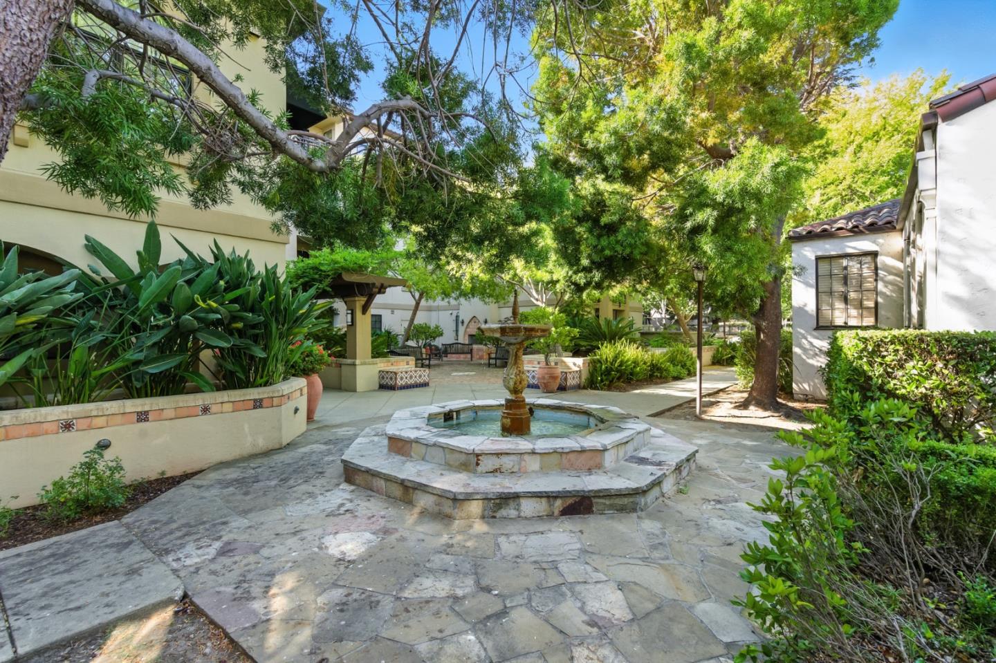 Detail Gallery Image 29 of 39 For 633 Elm St #117,  San Carlos,  CA 94070 - 2 Beds | 2 Baths