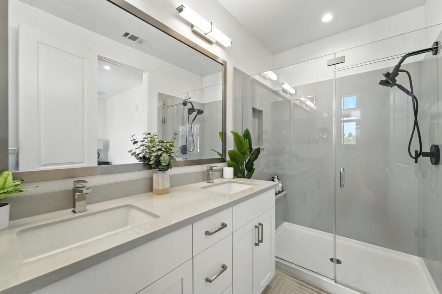 Detail Gallery Image 22 of 45 For 2016 Thea Cir, Mountain View,  CA 94043 - 3 Beds | 3/1 Baths