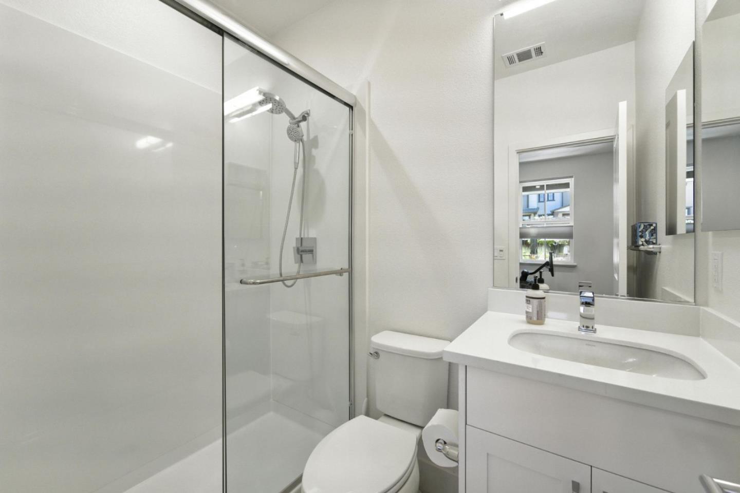 Detail Gallery Image 24 of 45 For 2016 Thea Cir, Mountain View,  CA 94043 - 3 Beds | 3/1 Baths