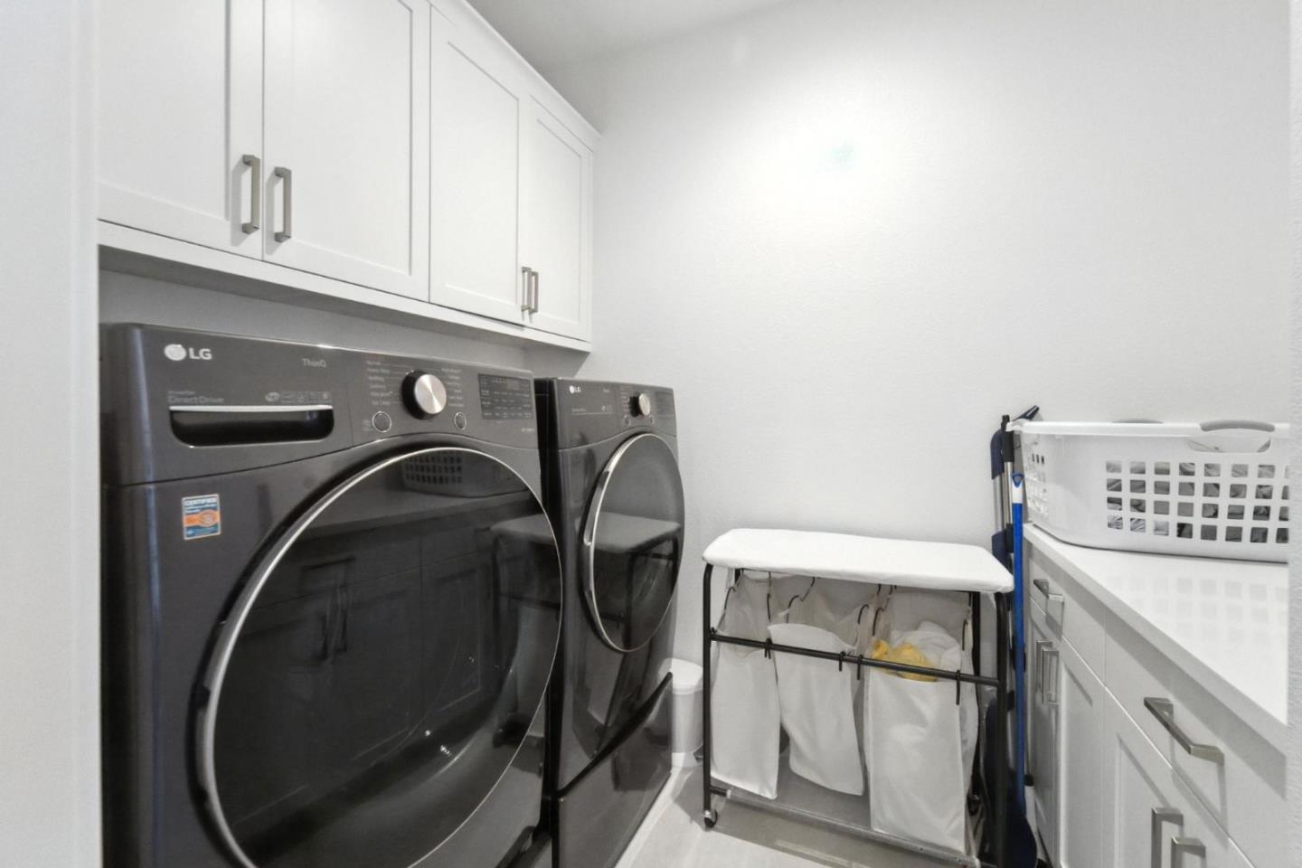 Detail Gallery Image 25 of 45 For 2016 Thea Cir, Mountain View,  CA 94043 - 3 Beds | 3/1 Baths