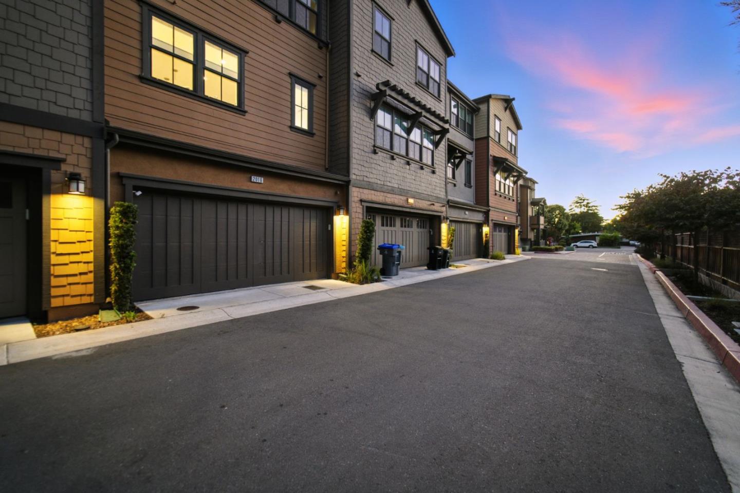 Detail Gallery Image 34 of 45 For 2016 Thea Cir, Mountain View,  CA 94043 - 3 Beds | 3/1 Baths