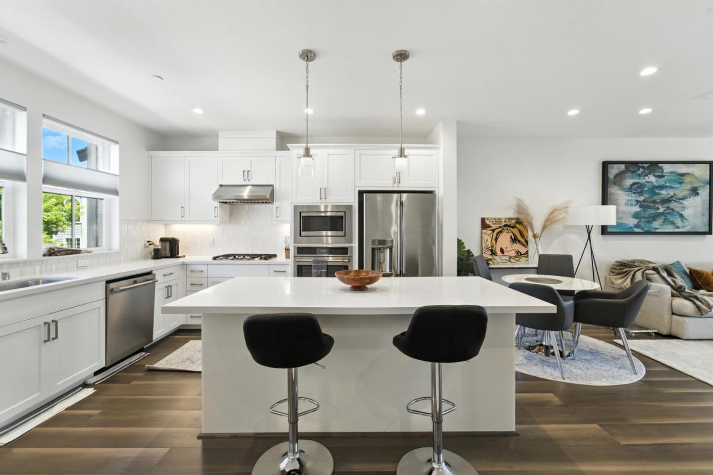 Detail Gallery Image 4 of 45 For 2016 Thea Cir, Mountain View,  CA 94043 - 3 Beds | 3/1 Baths