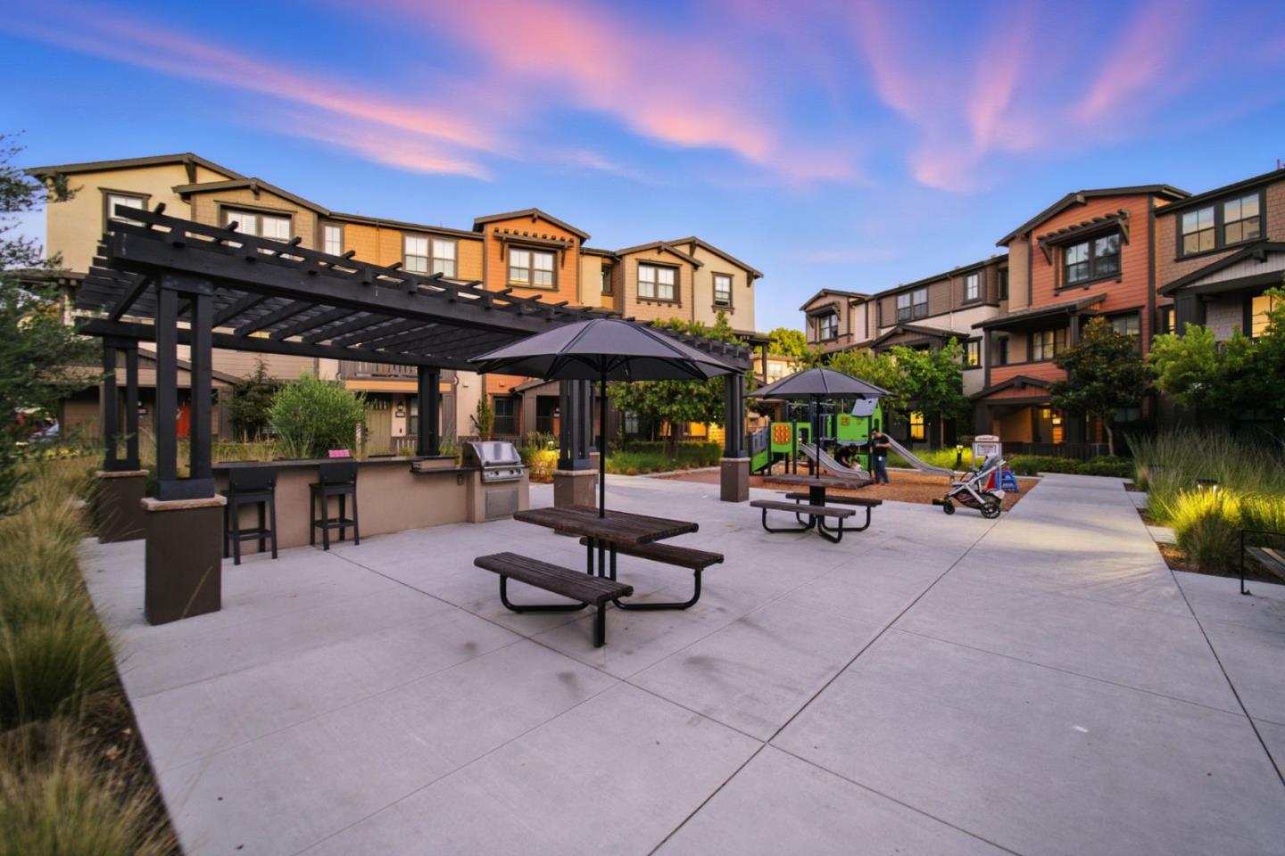 Detail Gallery Image 42 of 45 For 2016 Thea Cir, Mountain View,  CA 94043 - 3 Beds | 3/1 Baths