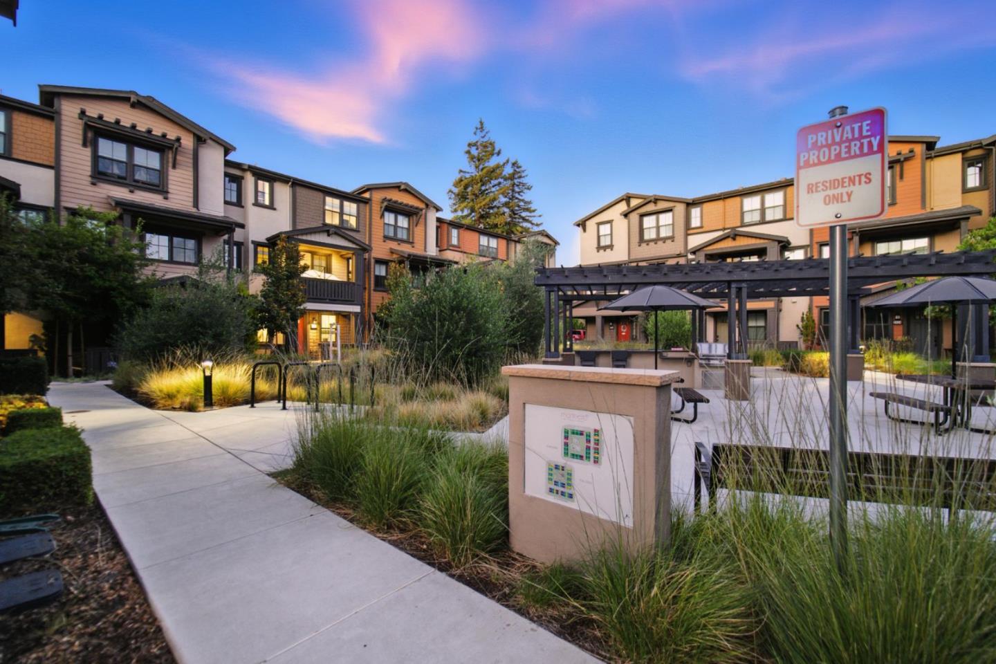 Detail Gallery Image 43 of 45 For 2016 Thea Cir, Mountain View,  CA 94043 - 3 Beds | 3/1 Baths