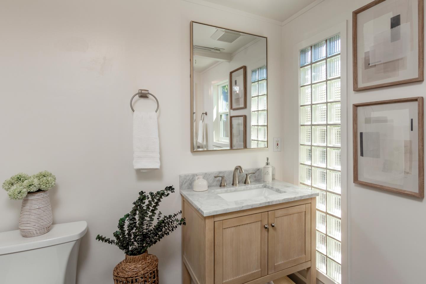 Detail Gallery Image 16 of 26 For 2842 Greer Rd, Palo Alto,  CA 94303 - 3 Beds | 2 Baths