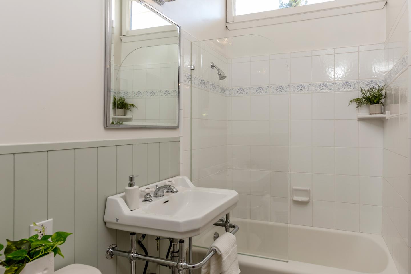 Detail Gallery Image 20 of 26 For 2842 Greer Rd, Palo Alto,  CA 94303 - 3 Beds | 2 Baths