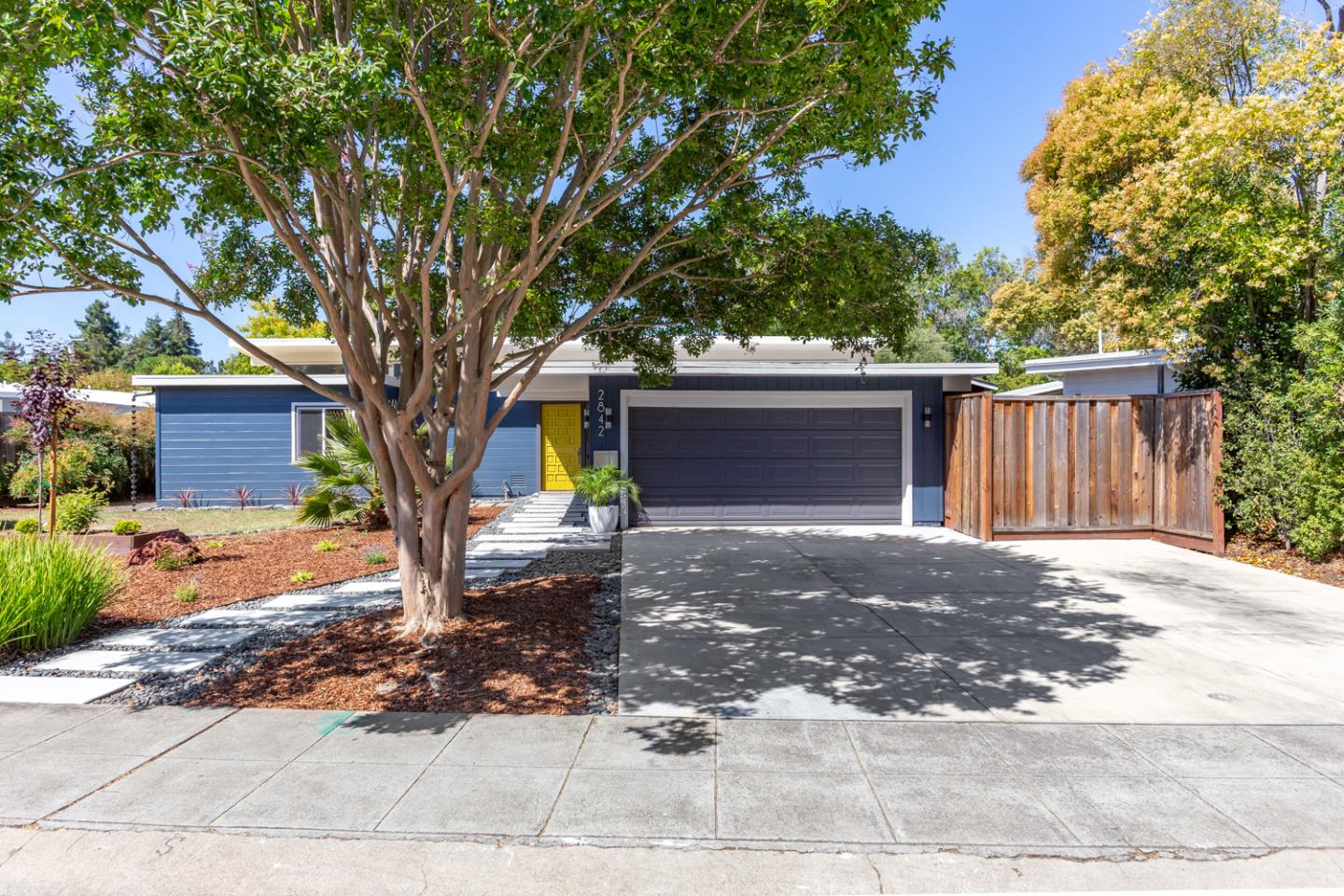 Detail Gallery Image 3 of 26 For 2842 Greer Rd, Palo Alto,  CA 94303 - 3 Beds | 2 Baths