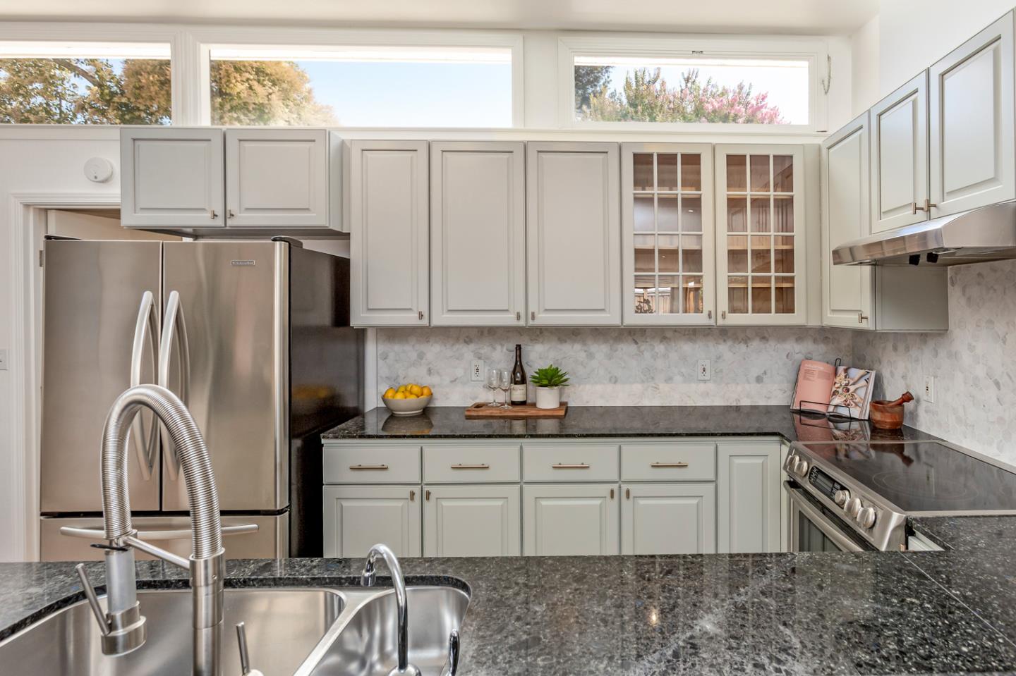 Detail Gallery Image 8 of 26 For 2842 Greer Rd, Palo Alto,  CA 94303 - 3 Beds | 2 Baths