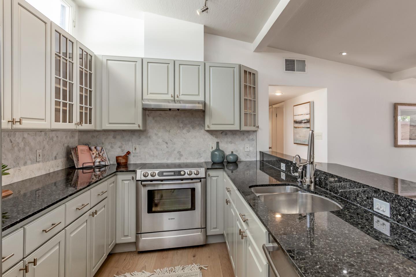 Detail Gallery Image 9 of 26 For 2842 Greer Rd, Palo Alto,  CA 94303 - 3 Beds | 2 Baths