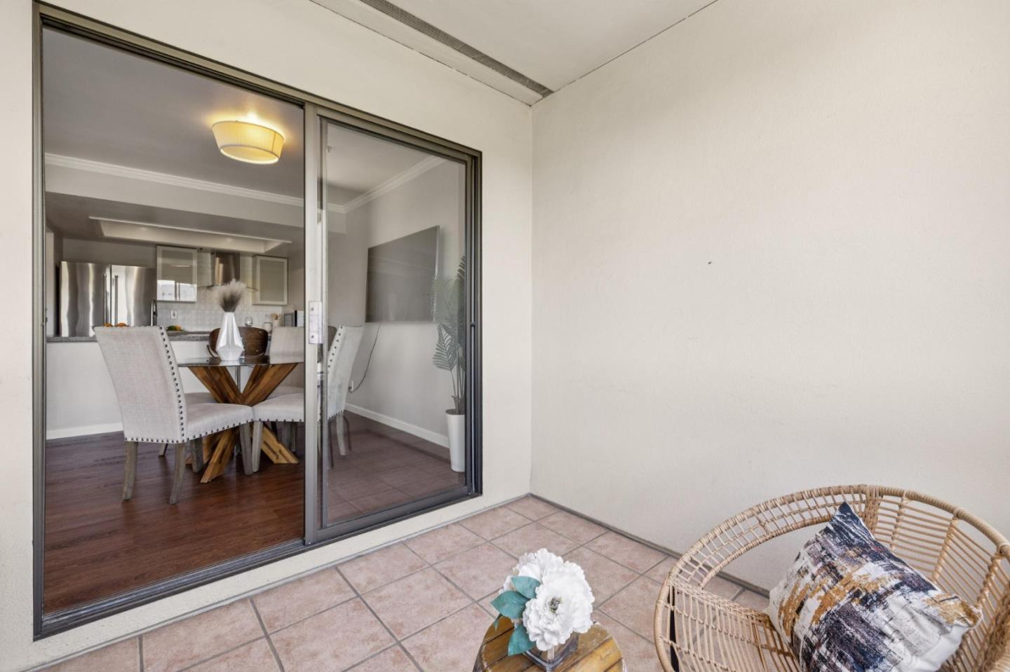 Detail Gallery Image 12 of 32 For 410 Sheridan Ave #446,  Palo Alto,  CA 94306 - 1 Beds | 1 Baths