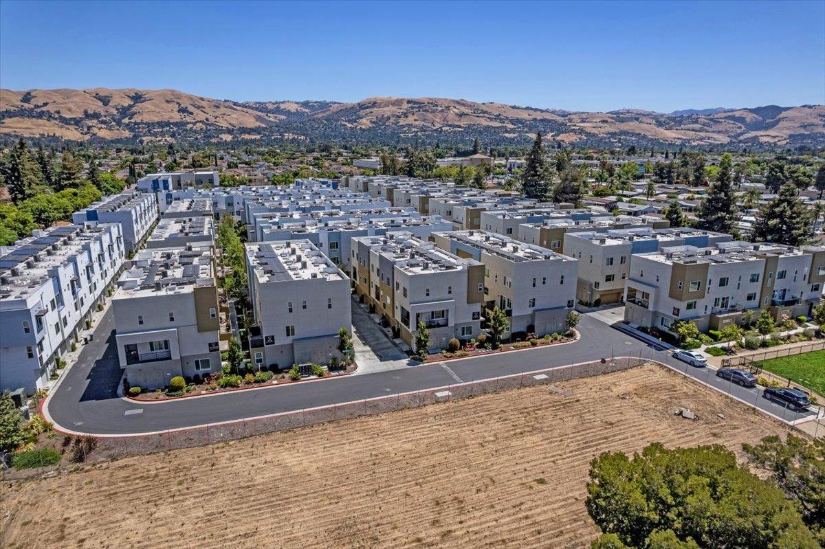 Detail Gallery Image 9 of 29 For 2420 Kita Ln, San Jose,  CA 95133 - 3 Beds | 2 Baths