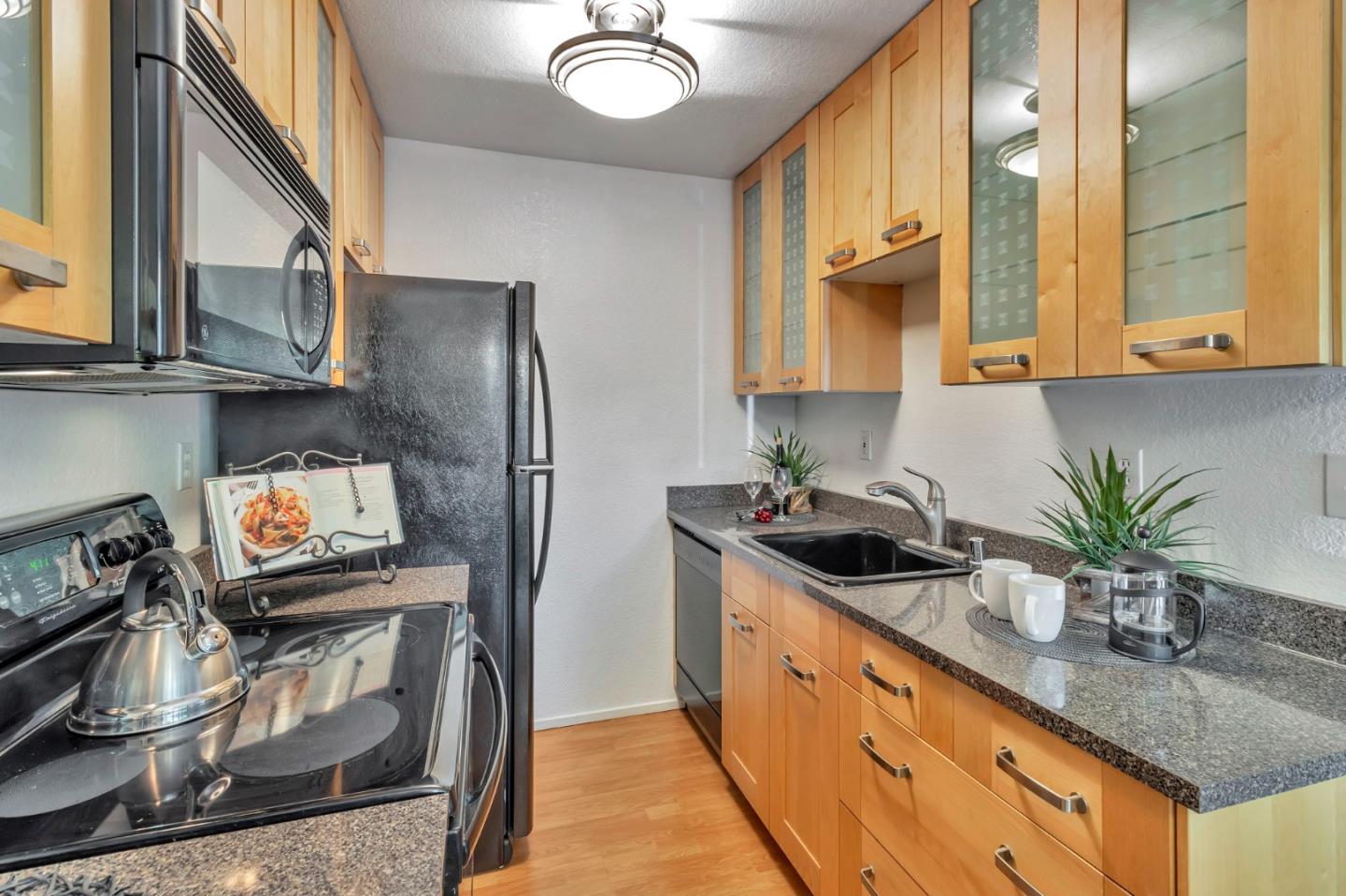 Detail Gallery Image 10 of 27 For 2106 La Terrace Cir, San Jose,  CA 95123 - 1 Beds | 1 Baths