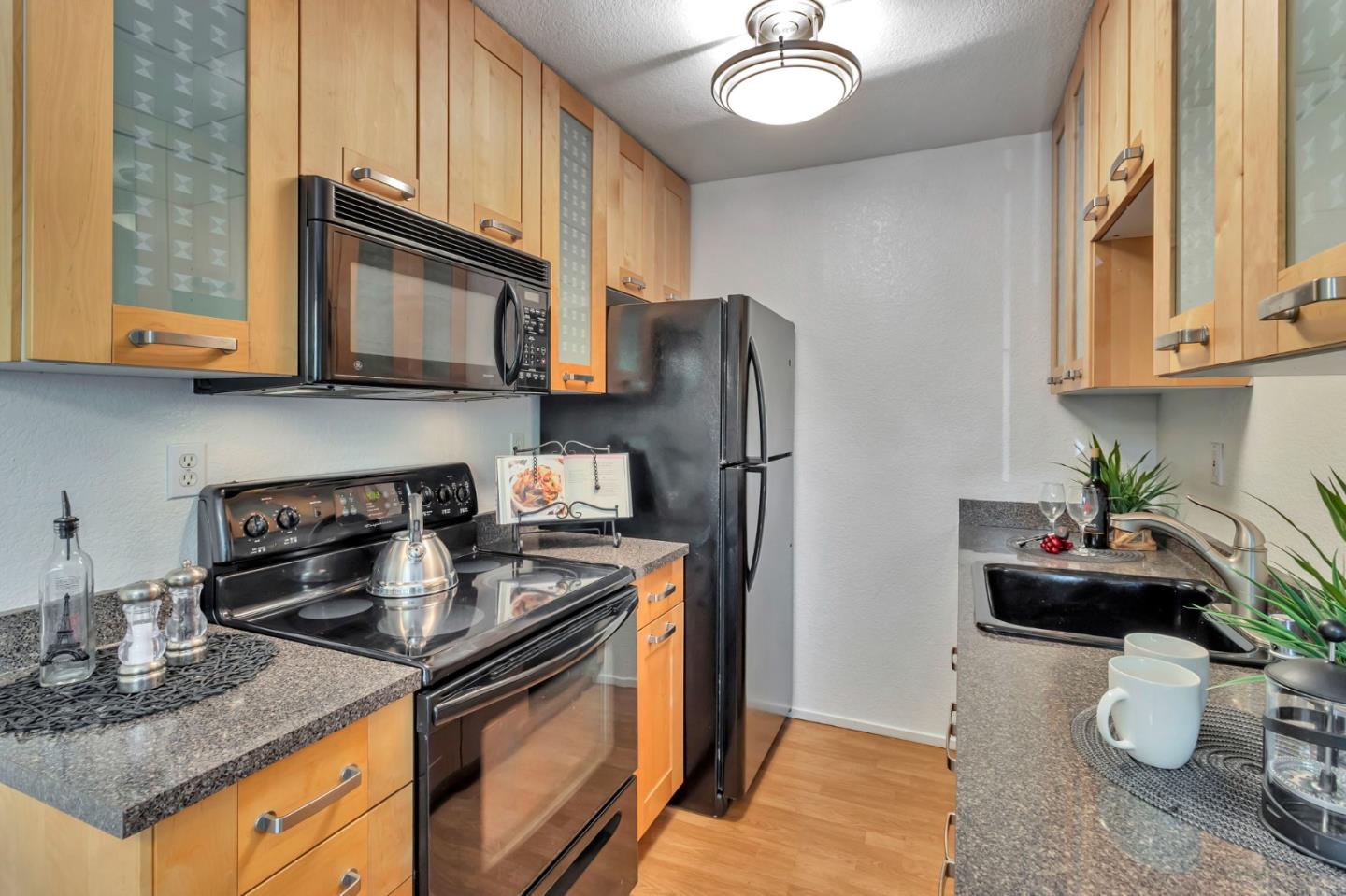 Detail Gallery Image 11 of 27 For 2106 La Terrace Cir, San Jose,  CA 95123 - 1 Beds | 1 Baths