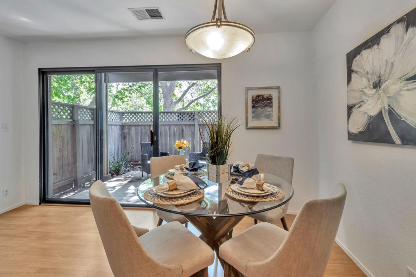 Detail Gallery Image 13 of 27 For 2106 La Terrace Cir, San Jose,  CA 95123 - 1 Beds | 1 Baths