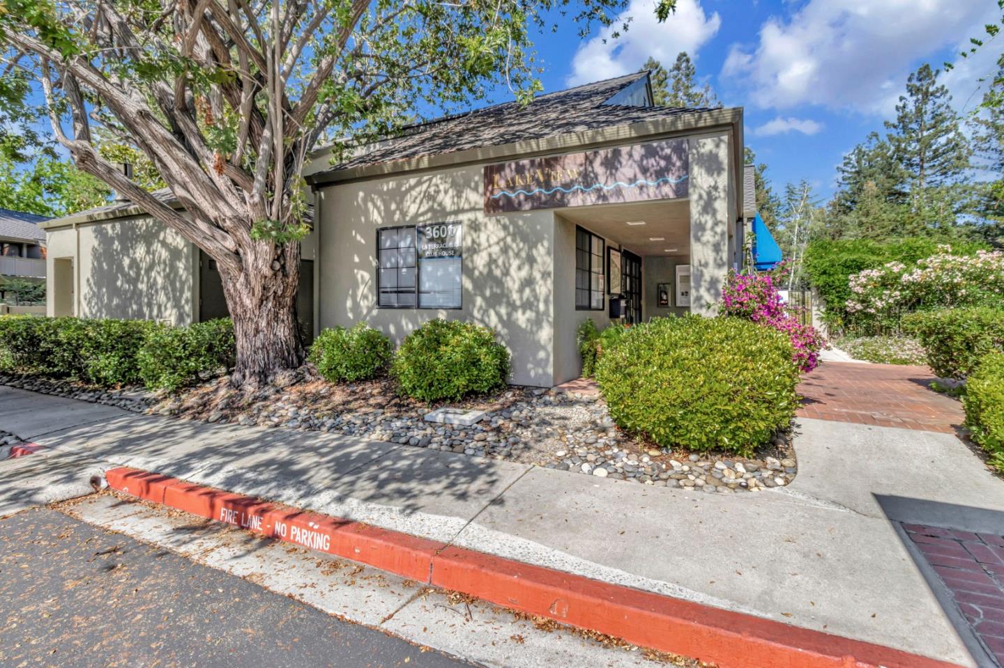 Detail Gallery Image 24 of 27 For 2106 La Terrace Cir, San Jose,  CA 95123 - 1 Beds | 1 Baths