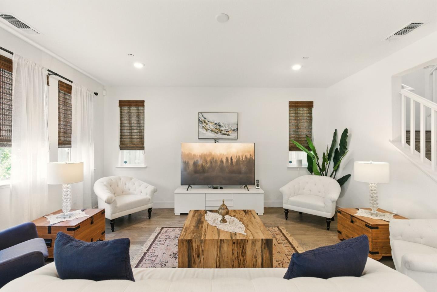 Detail Gallery Image 10 of 32 For 1571 Castlewood Pl, Gilroy,  CA 95020 - 4 Beds | 3 Baths