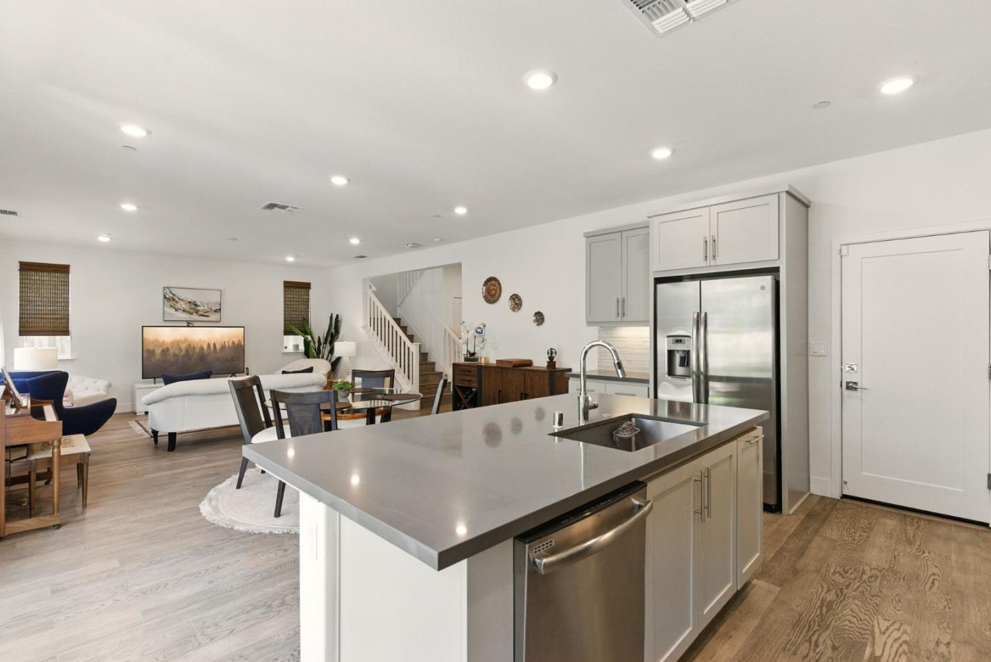 Detail Gallery Image 13 of 32 For 1571 Castlewood Pl, Gilroy,  CA 95020 - 4 Beds | 3 Baths