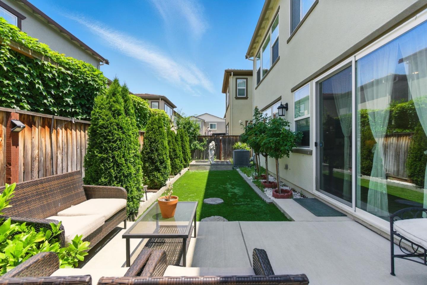 Detail Gallery Image 27 of 32 For 1571 Castlewood Pl, Gilroy,  CA 95020 - 4 Beds | 3 Baths