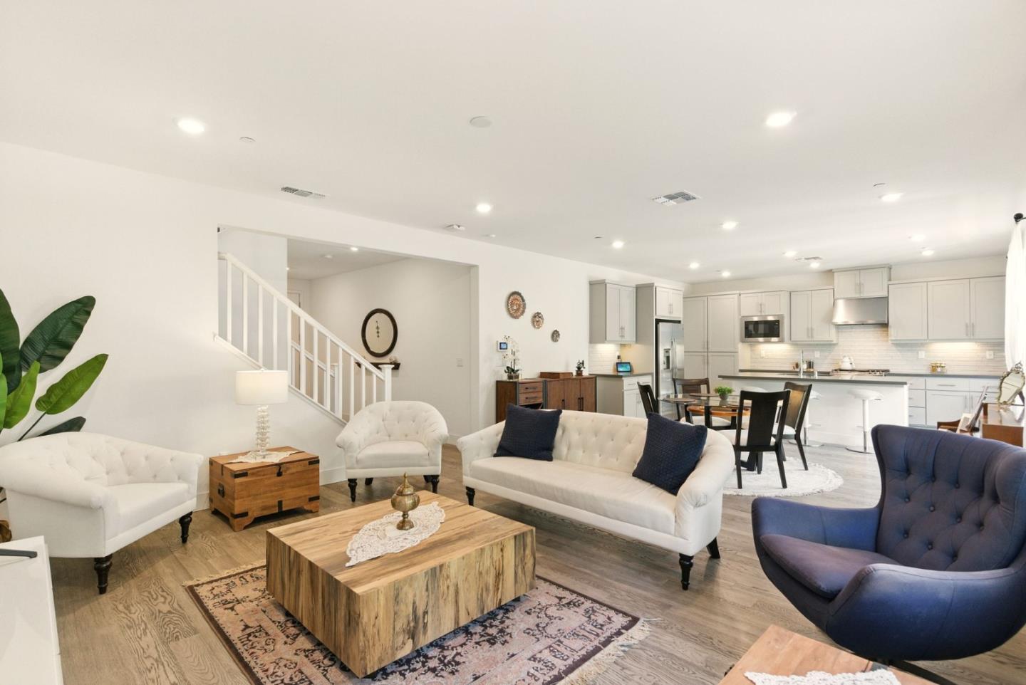 Detail Gallery Image 6 of 32 For 1571 Castlewood Pl, Gilroy,  CA 95020 - 4 Beds | 3 Baths