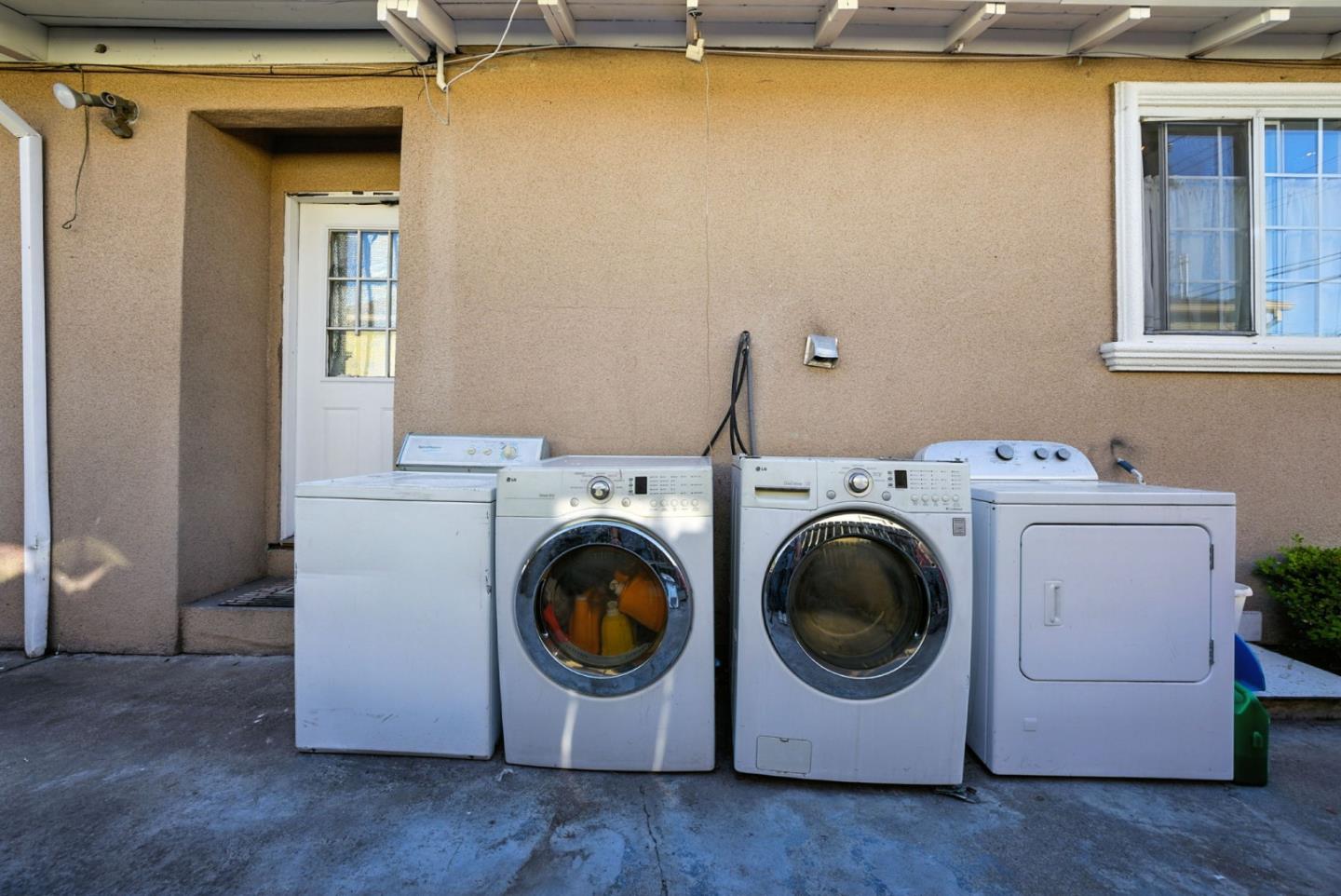 Detail Gallery Image 14 of 21 For 842 E Julian St, San Jose,  CA 95112 - 4 Beds | 4 Baths