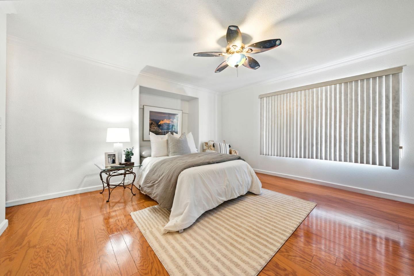 Detail Gallery Image 8 of 21 For 842 E Julian St, San Jose,  CA 95112 - 4 Beds | 4 Baths