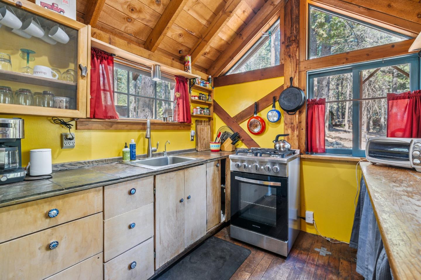 Detail Gallery Image 8 of 90 For 35425 Stonewall Dr, Shingletown,  CA 96088 - 3 Beds | 2 Baths