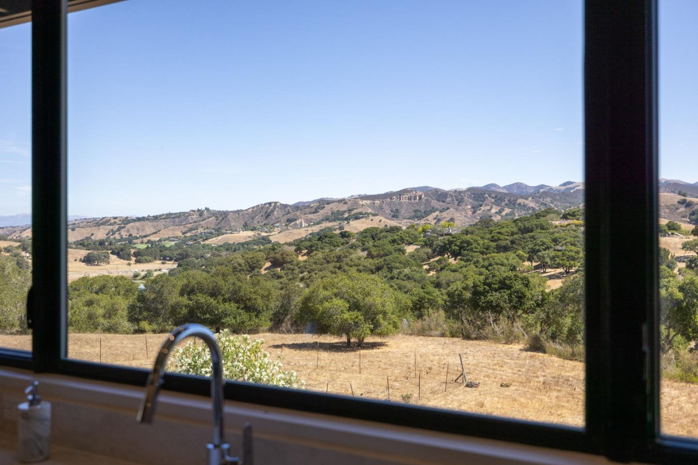 Detail Gallery Image 16 of 69 For 89 Robley Rd, Corral De Tierra,  CA 93908 - 3 Beds | 3/1 Baths