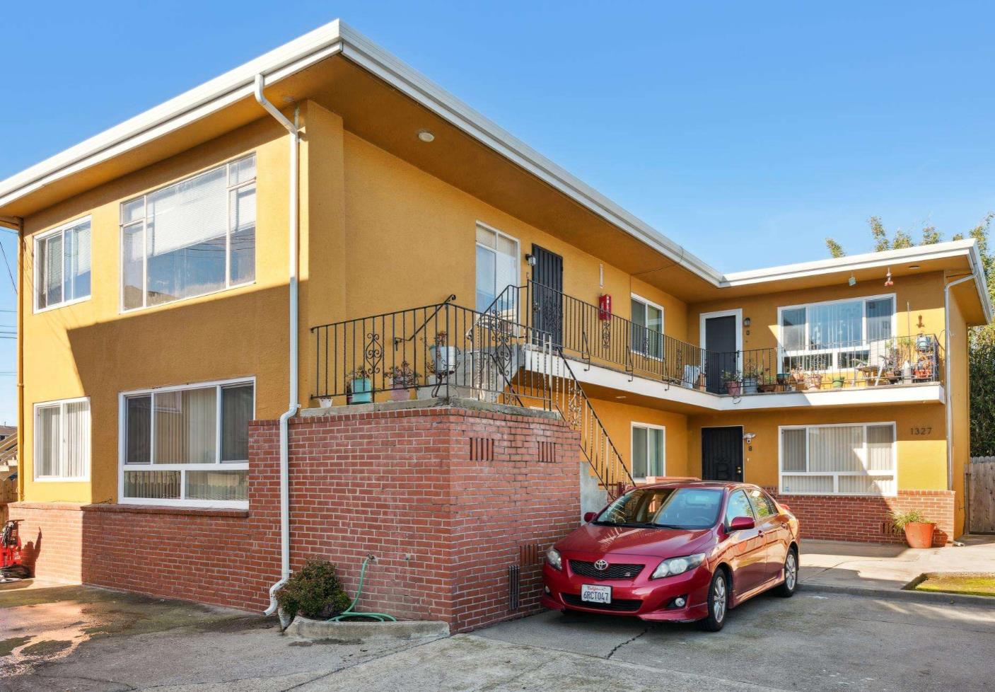 Detail Gallery Image 6 of 12 For 1327 Ashby Ave, Berkeley,  CA 94702 - – Beds | – Baths
