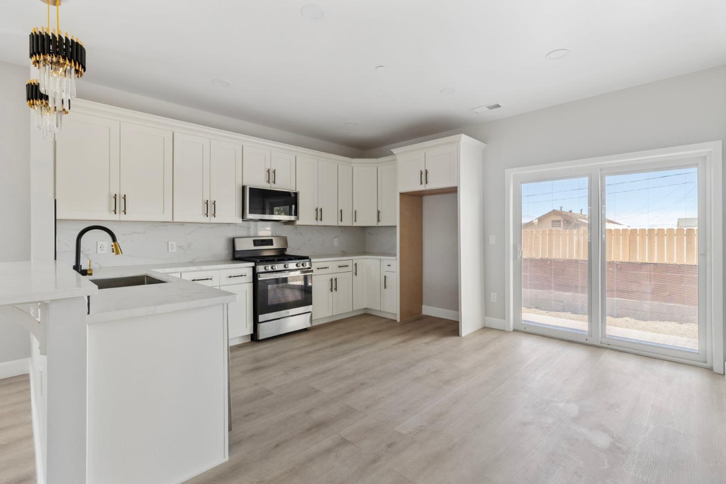 Detail Gallery Image 12 of 31 For 1787 Laguna St, Seaside,  CA 93955 - 3 Beds | 2 Baths