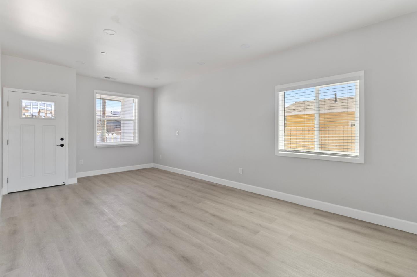 Detail Gallery Image 13 of 31 For 1787 Laguna St, Seaside,  CA 93955 - 3 Beds | 2 Baths