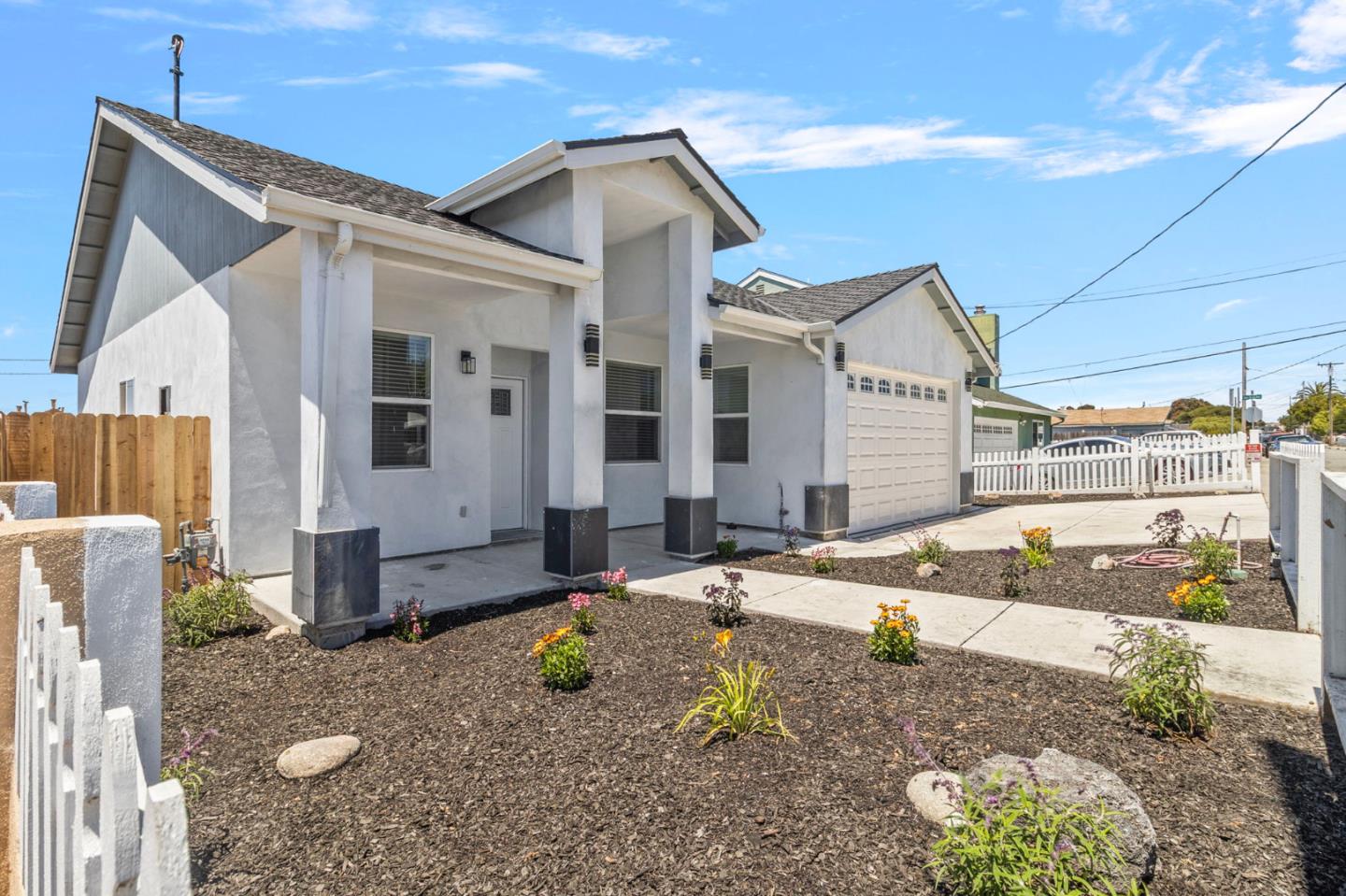 Detail Gallery Image 4 of 31 For 1787 Laguna St, Seaside,  CA 93955 - 3 Beds | 2 Baths