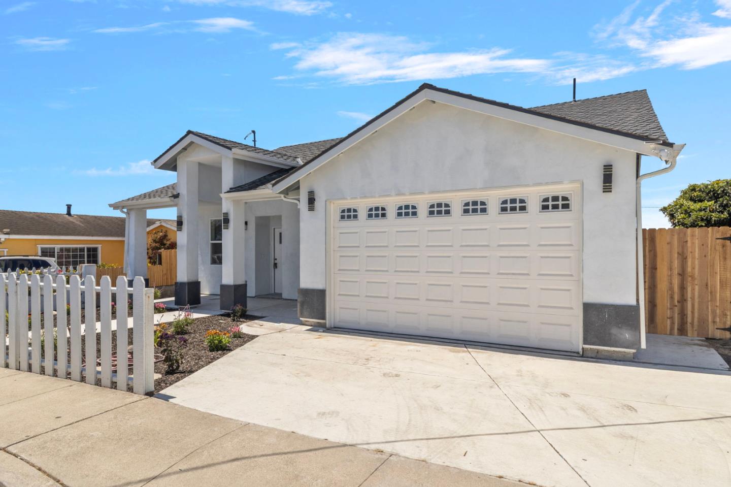 Detail Gallery Image 5 of 31 For 1787 Laguna St, Seaside,  CA 93955 - 3 Beds | 2 Baths