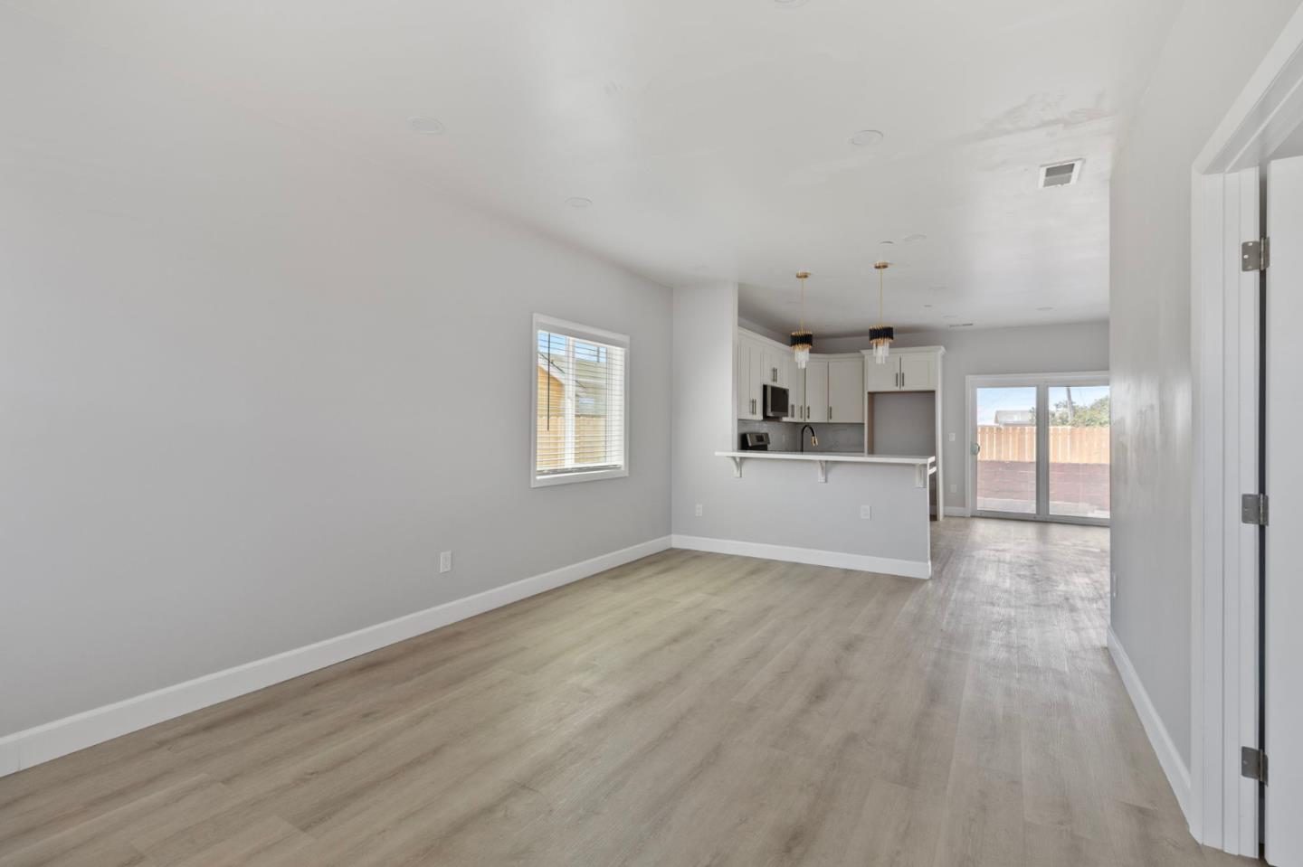 Detail Gallery Image 8 of 31 For 1787 Laguna St, Seaside,  CA 93955 - 3 Beds | 2 Baths