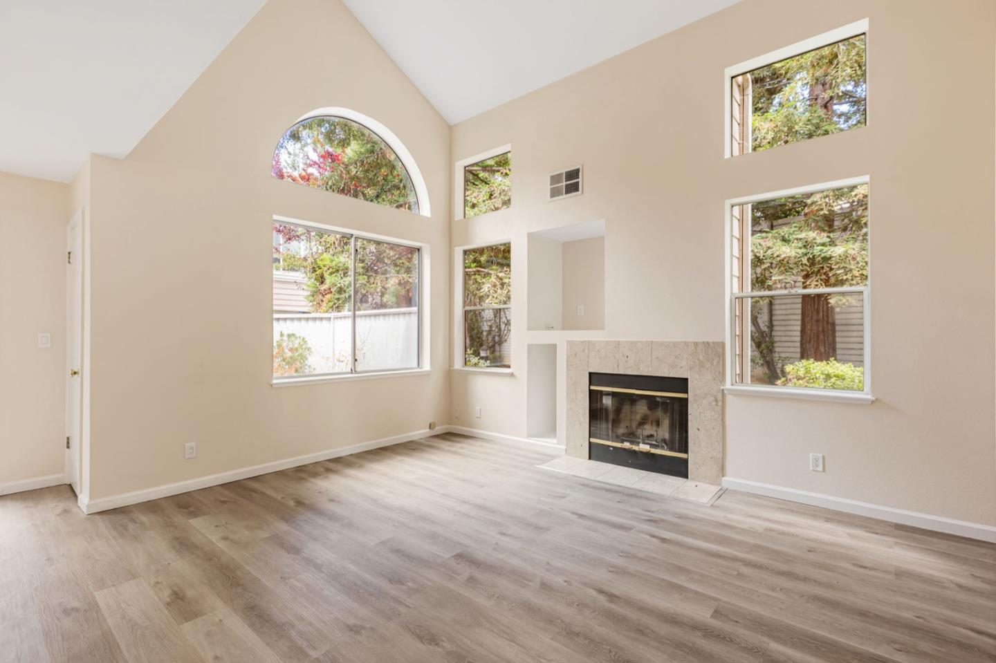 Detail Gallery Image 10 of 37 For 6121 Lambeck Ln, San Jose,  CA 95119 - 3 Beds | 3 Baths