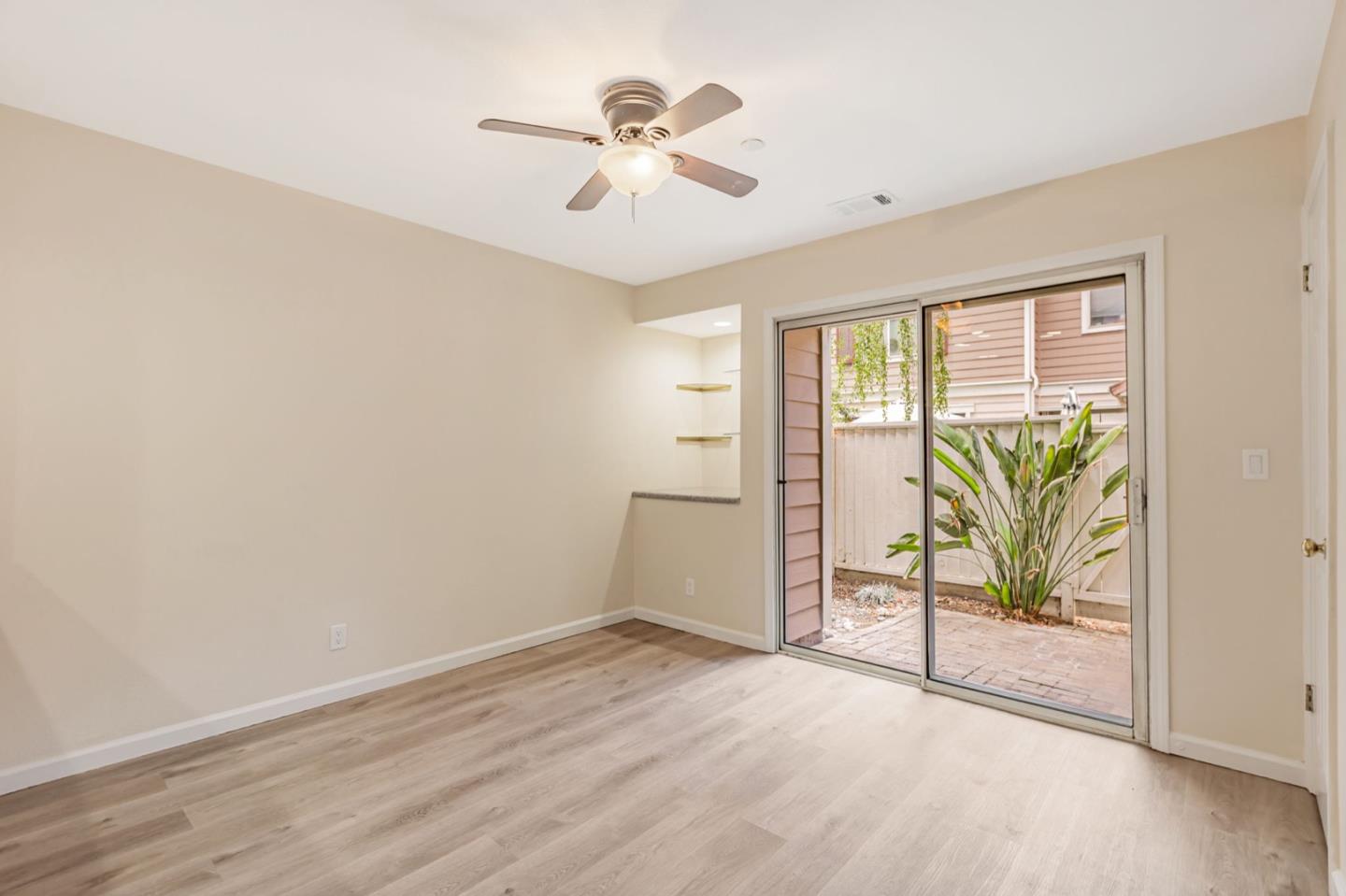 Detail Gallery Image 16 of 37 For 6121 Lambeck Ln, San Jose,  CA 95119 - 3 Beds | 3 Baths