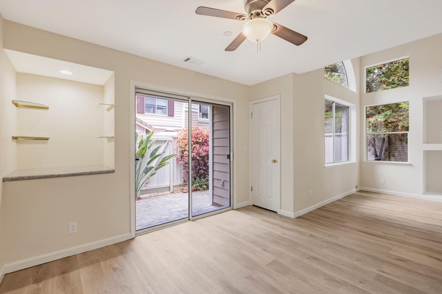 Detail Gallery Image 18 of 37 For 6121 Lambeck Ln, San Jose,  CA 95119 - 3 Beds | 3 Baths