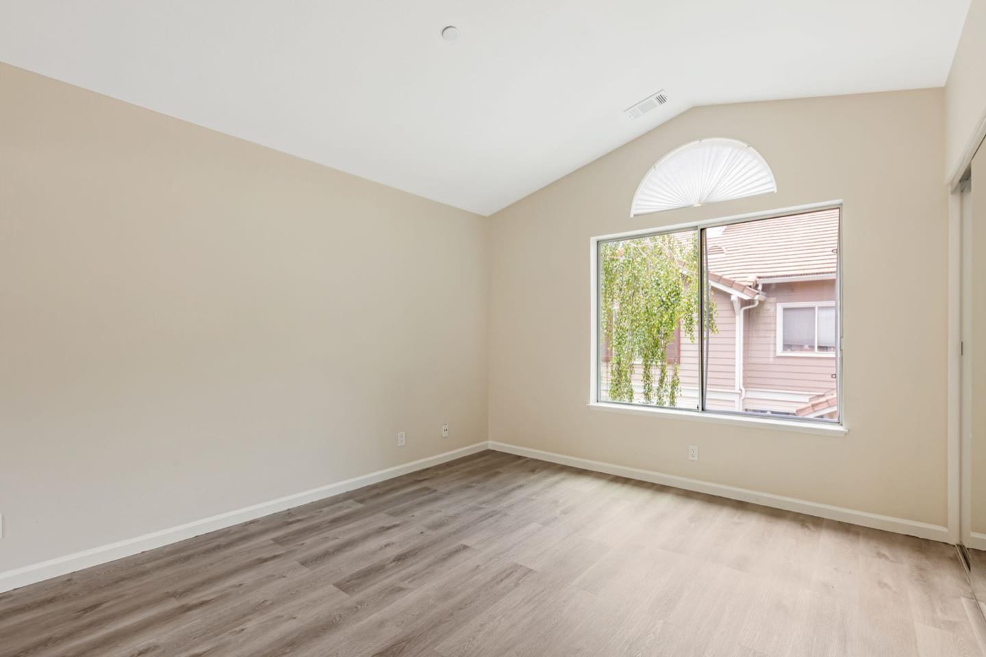 Detail Gallery Image 26 of 37 For 6121 Lambeck Ln, San Jose,  CA 95119 - 3 Beds | 3 Baths