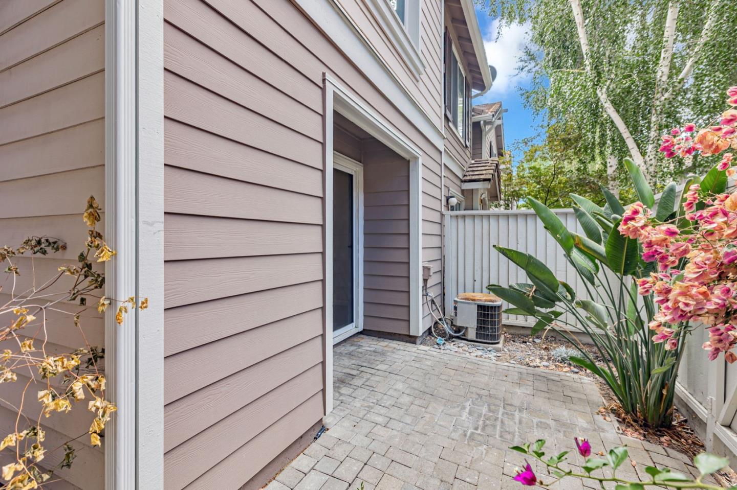 Detail Gallery Image 35 of 37 For 6121 Lambeck Ln, San Jose,  CA 95119 - 3 Beds | 3 Baths