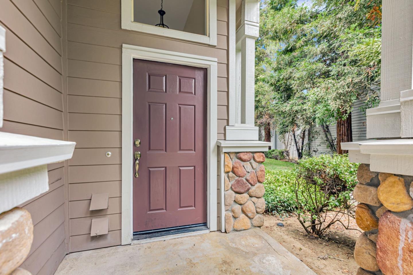 Detail Gallery Image 5 of 37 For 6121 Lambeck Ln, San Jose,  CA 95119 - 3 Beds | 3 Baths