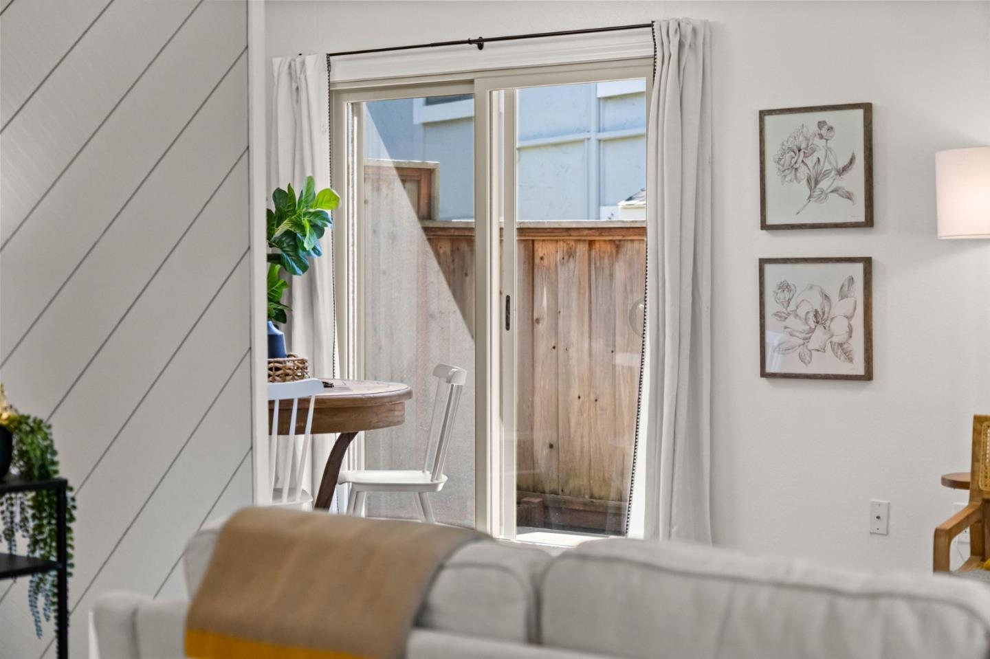 Detail Gallery Image 9 of 45 For 1132 Callas Ln #1,  Capitola,  CA 95010 - 2 Beds | 1 Baths