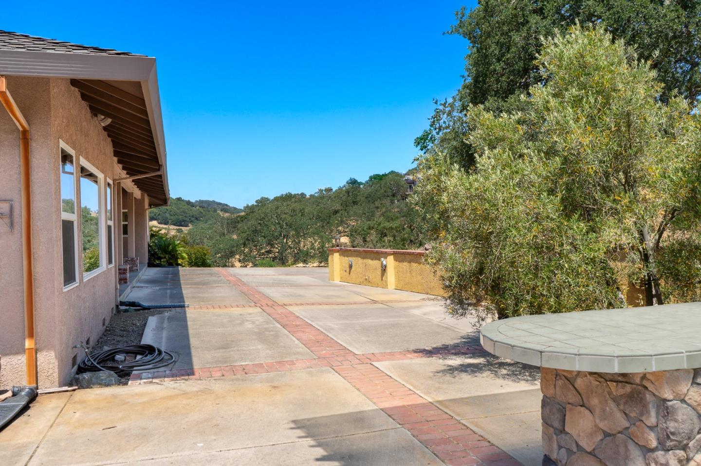 Detail Gallery Image 13 of 43 For 21050 Uvas Road, Morgan Hill,  CA 95037 - 4 Beds | 4/1 Baths