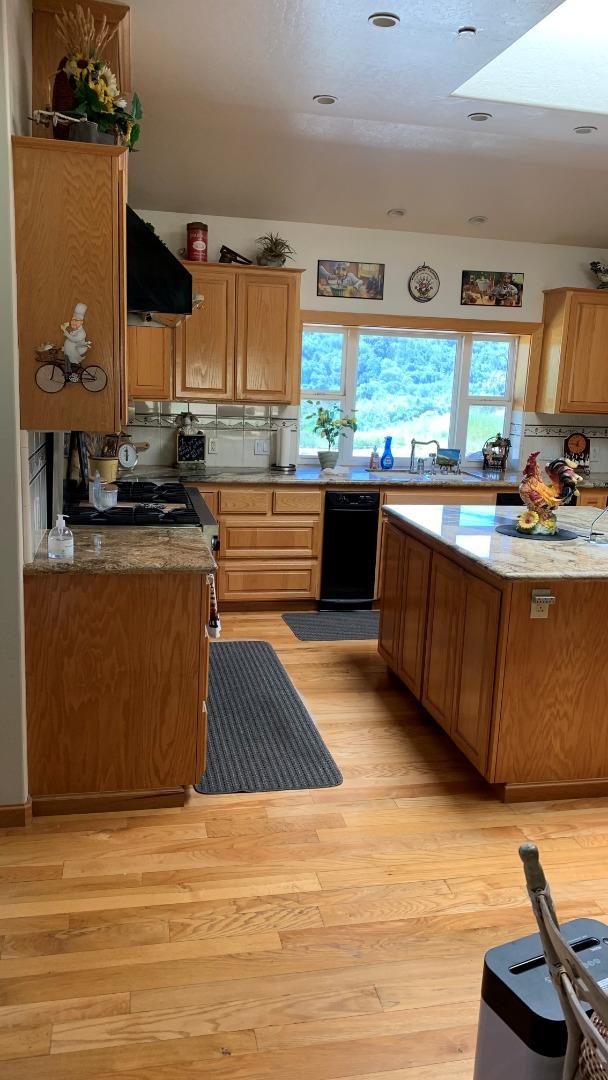 Detail Gallery Image 22 of 43 For 21050 Uvas Road, Morgan Hill,  CA 95037 - 4 Beds | 4/1 Baths