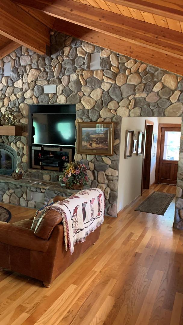Detail Gallery Image 25 of 43 For 21050 Uvas Road, Morgan Hill,  CA 95037 - 4 Beds | 4/1 Baths